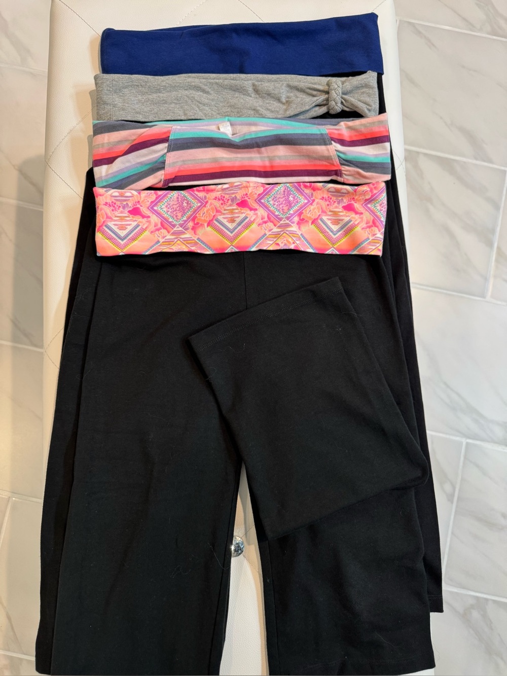 Victoria’s Secret Capri Yoga Pants- Small